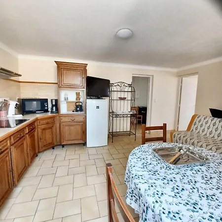 A + Jardin Apartment Vias
