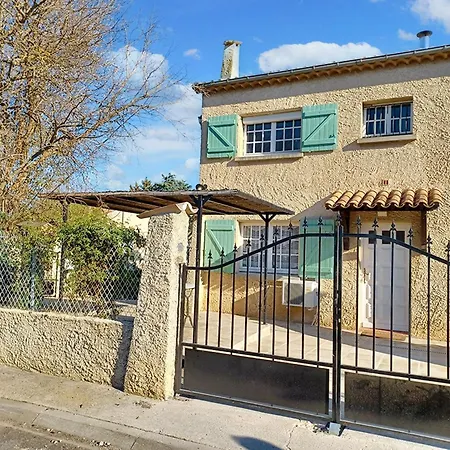 Apartment A + Jardin Vias